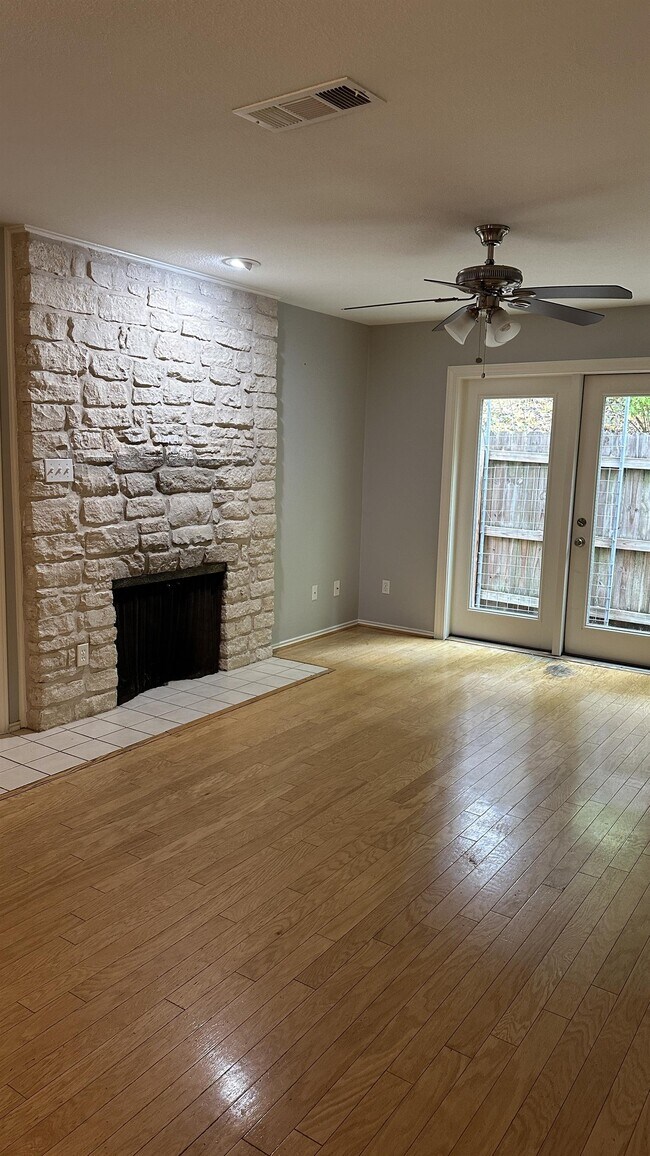 6807 Old Quarry Ln, Austin, TX 78731 Townhome Rentals in Austin TX