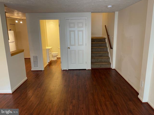 Primary Photo - 13 Whitechurch Ct