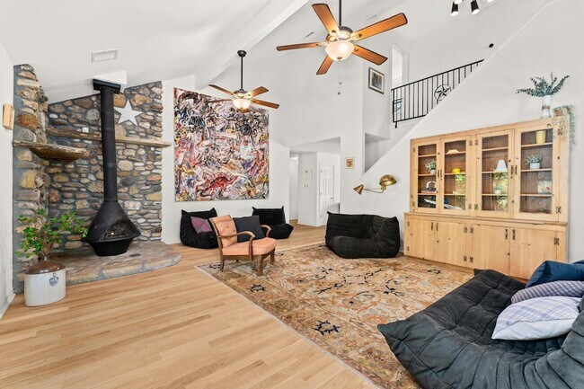 Building Photo - 800 Spur 191