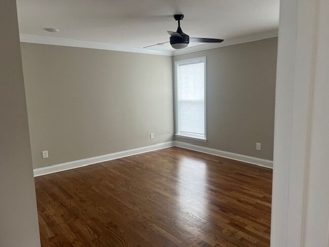 Building Photo - BEAUTIFUL HOME IN THE CITY