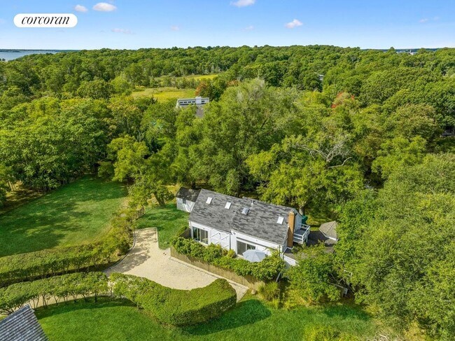 Foto del edificio - 174 Red Creek Rd
