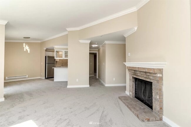 Crown molding - 23410 18th Ave S