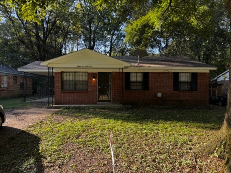 Primary Photo - 3647 Royal Wood Dr