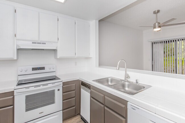 Plano D 3 habitaciones, 2 baños Cocina - Genesee Park
