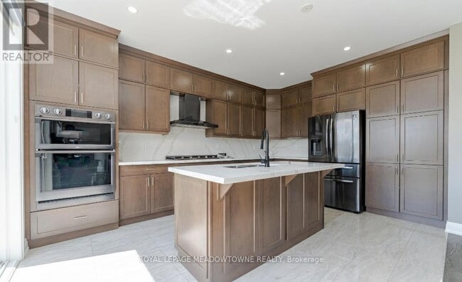 Building Photo - 127 Yates Dr