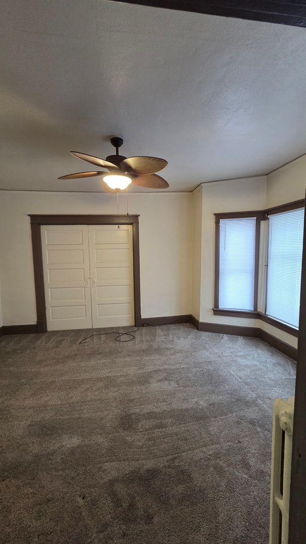 Building Photo - 1 bedroom 1 bath main level apartment