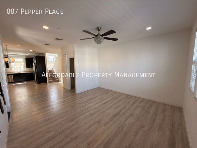 Foto del edificio - 887 Pepper Pl