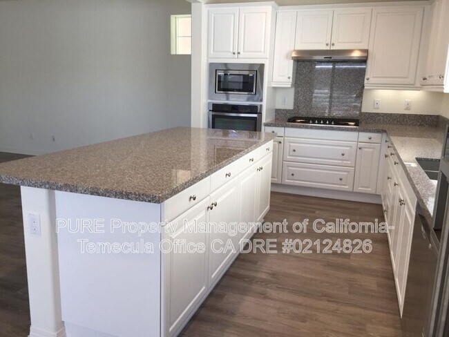 Foto del edificio - 32366 Turner Ln