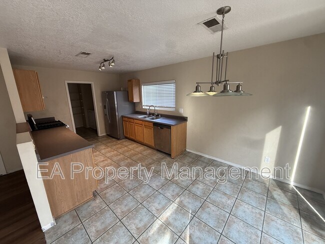 Foto del edificio - 12516 Snowmass Way NE
