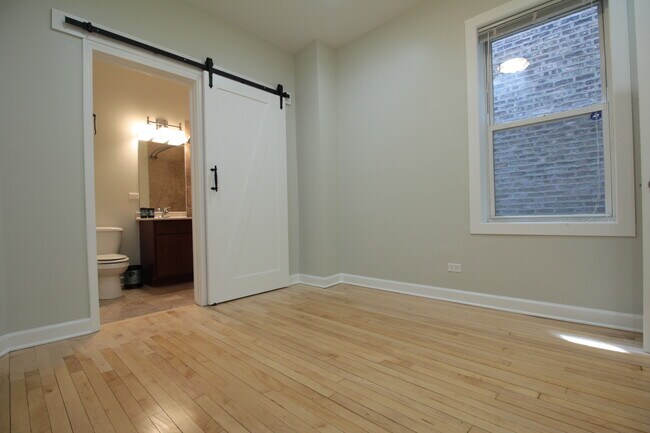 Foto del edificio - 4711 N Monticello Ave
