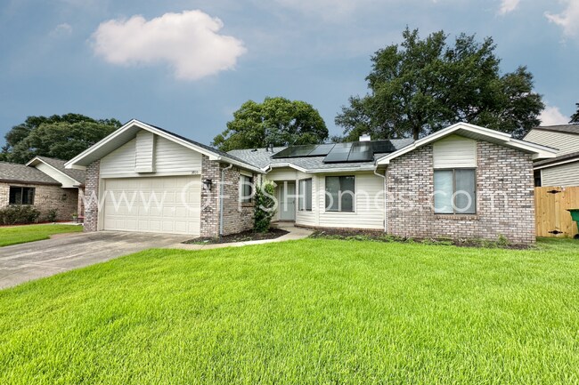 Building Photo - Niceville Renovated 3/2