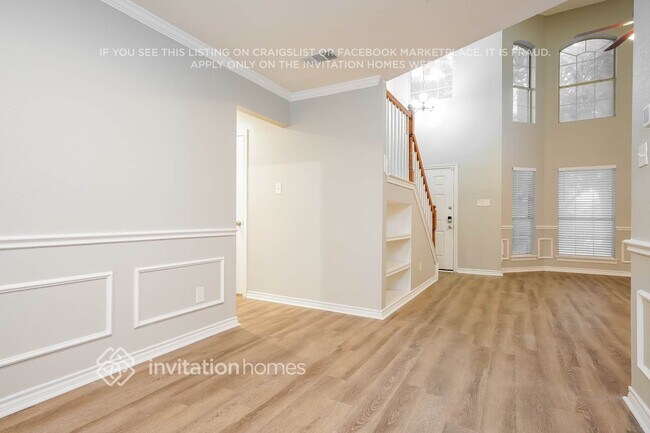 Foto del edificio - 1633 Summers Dr