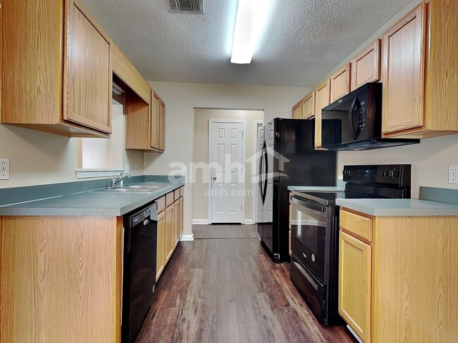 Building Photo - 249 Longleaf Cir