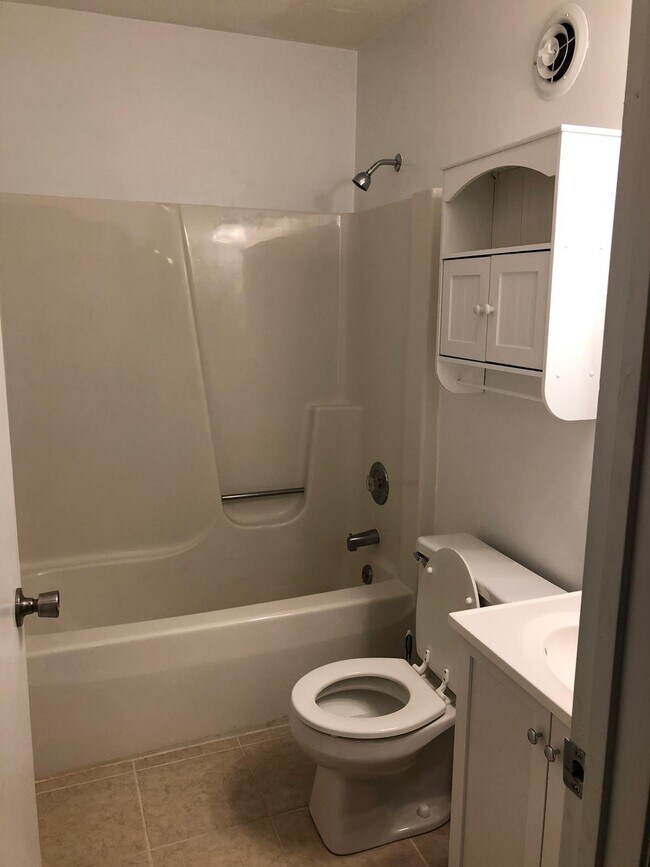 washroom - 9 Cedar Ct