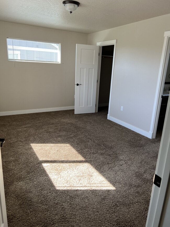 dormitorio principal - 1959 N Travis Ln