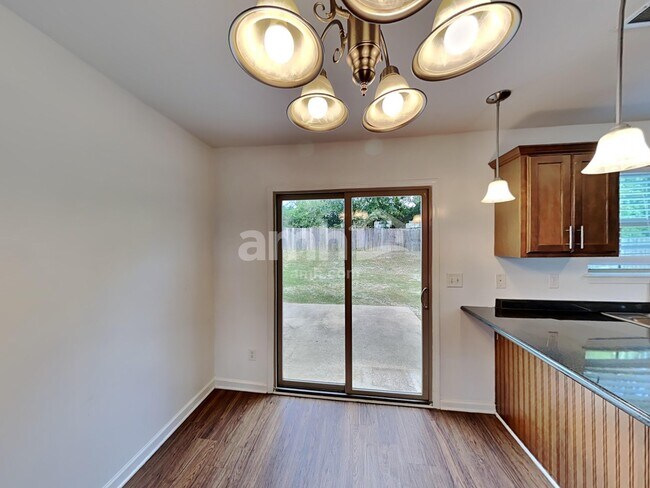 Building Photo - 484 Albion Cir