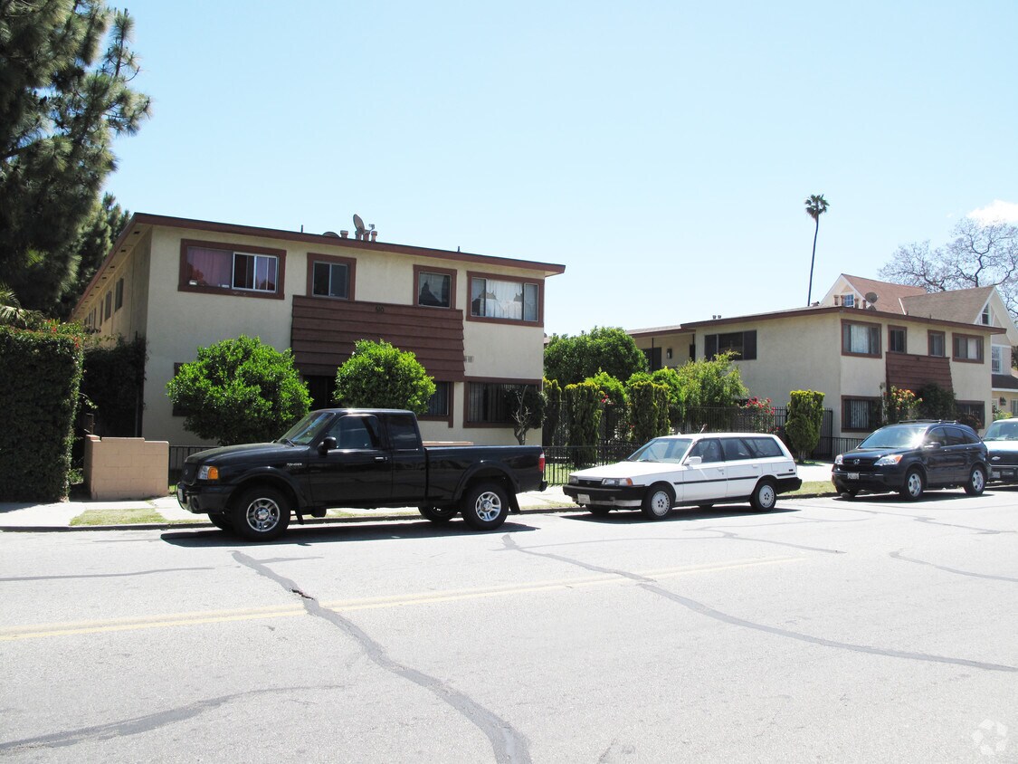 Building Photo - 510-518 S Acacia Ave