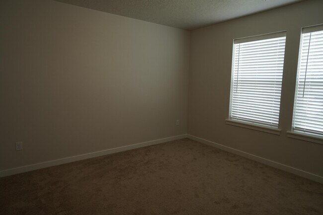 Foto del edificio - 1701 W Crystal Falls Ave