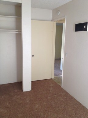 Building Photo - 5565 Hardy Ave