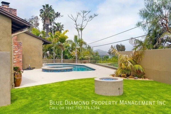 Foto del edificio - Remodeled 3 BR home on 1/2 acre with pool,...