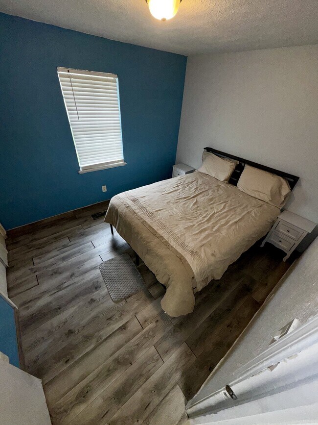 Foto del edificio - 3309 S G Ln
