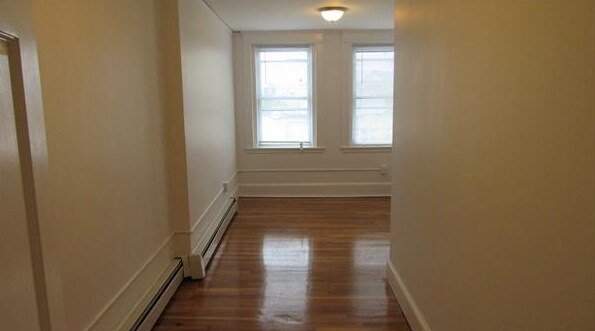 Foto del edificio - 498 E Broadway
