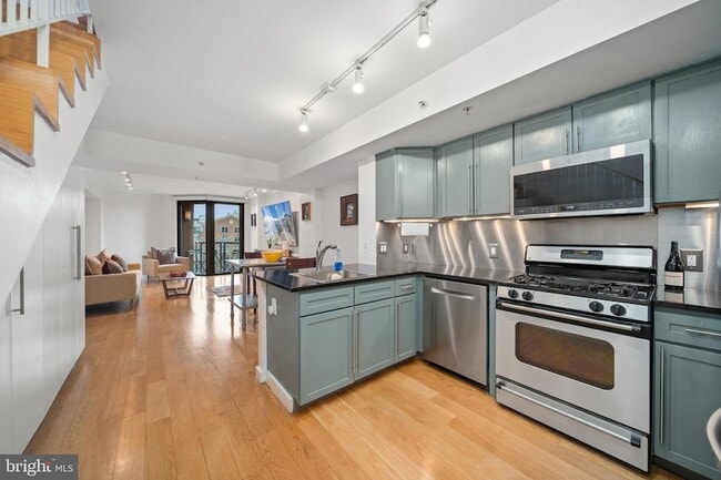 Foto del edificio - 631 D Street NW