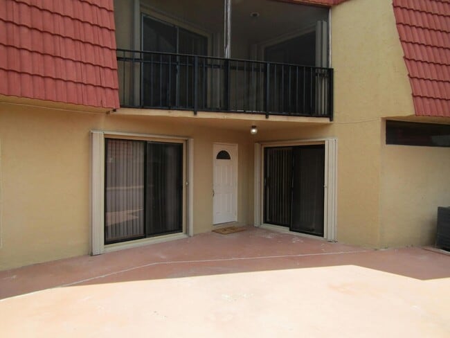 Building Photo - 8345 Trent Ct