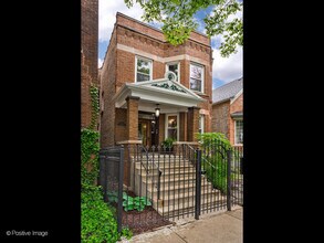 Building Photo - 2704 N Sacramento Ave