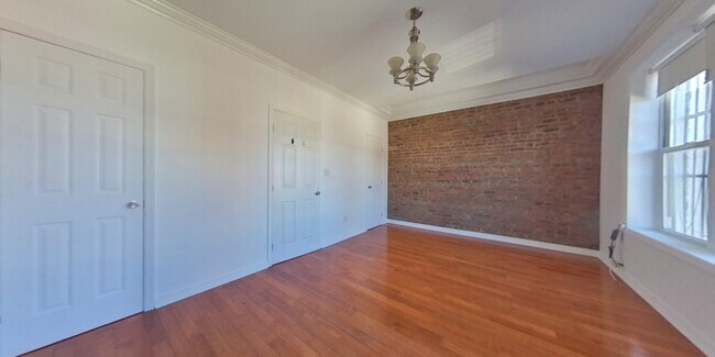 Building Photo - 297 9th St