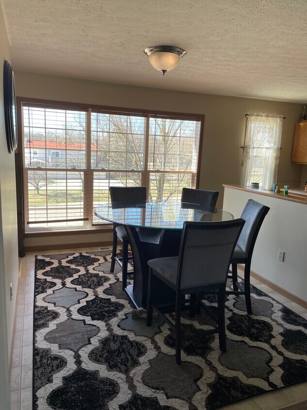 11650 Melrose Cir NW, Uniontown, OH 44685 Townhome Rentals in