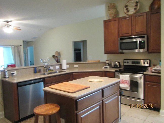 Foto del edificio - 371 Hefferon Dr