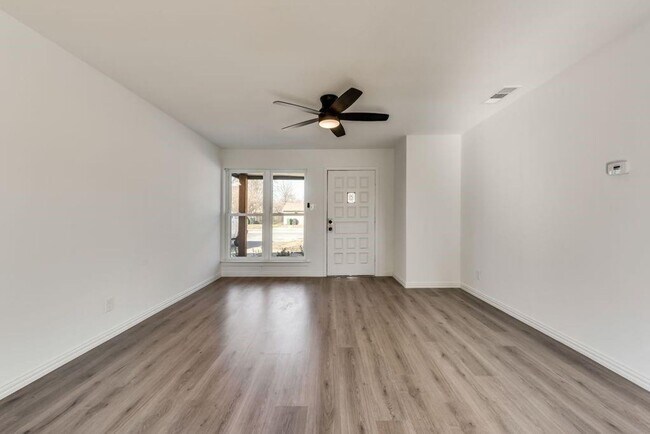Foto del edificio - Fully remodeled and upgraded 3br home only...