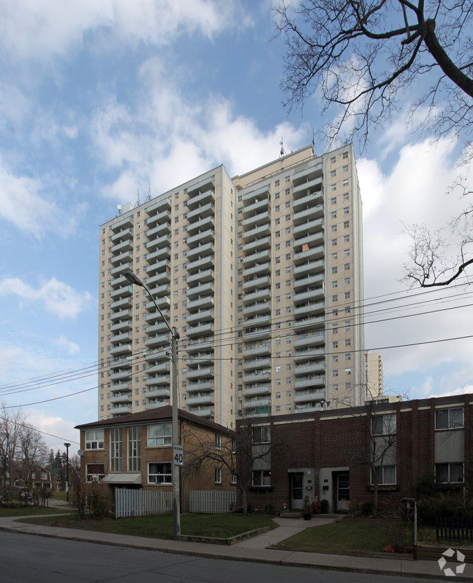 Building Photo - High Park Quebec