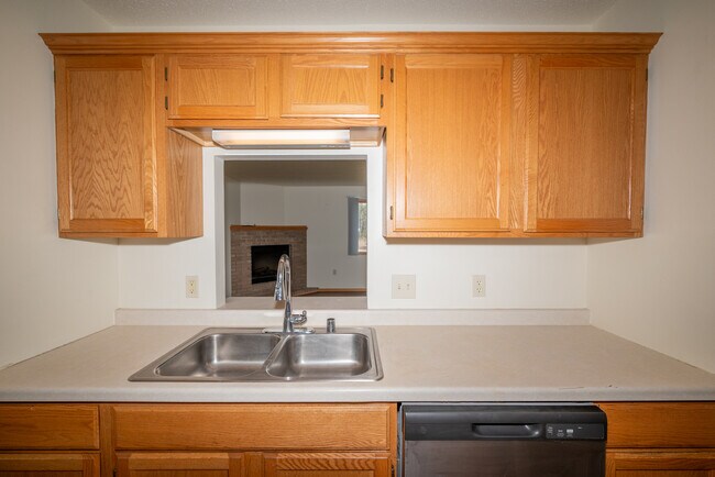 Foto del edificio - Mark Ave Townhomes