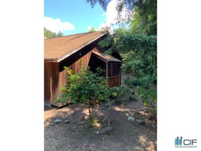 Foto del edificio - 250 Happy Valley Rd