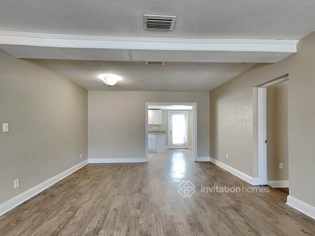Building Photo - 7019 Aspen Ave