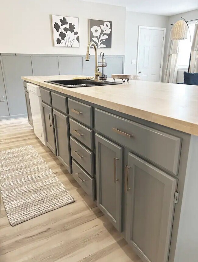 Foto del edificio - 101 S Buchanan St