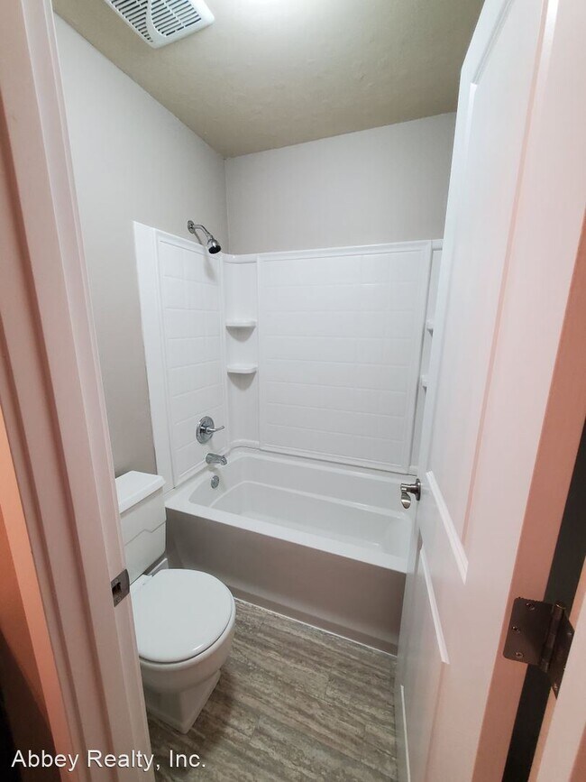 Building Photo - 2 br, 1.5 bath House - 1500 Lk Prk Dr SW 39