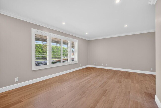 Foto del edificio - 905 Shore Dr