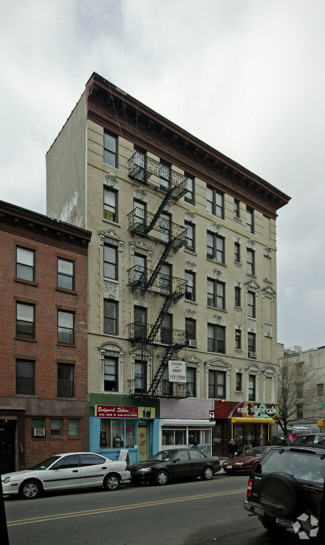 Building Photo - 212 Avenue B