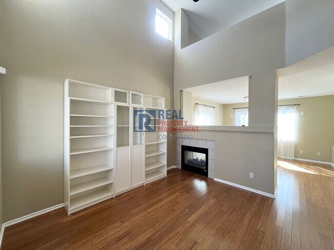 Foto del edificio - 2474 E 127th Pl