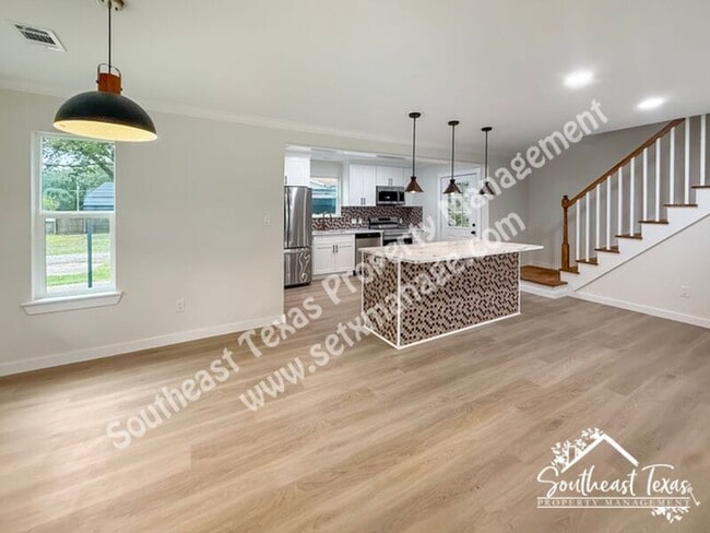 Foto del edificio - 6371 Terrell St