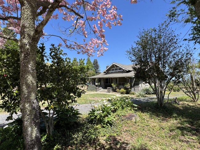 Foto del edificio - 1851 Magnolia Dr