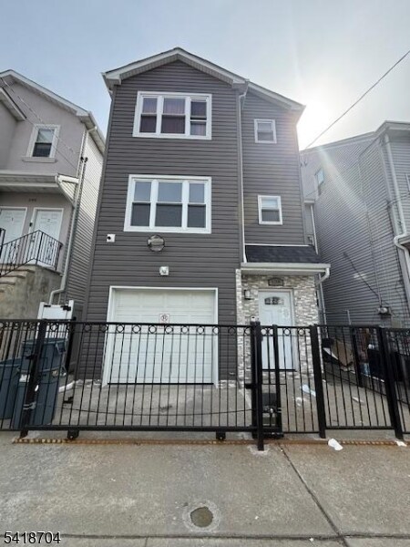 Foto del edificio - 138 Lafayette St