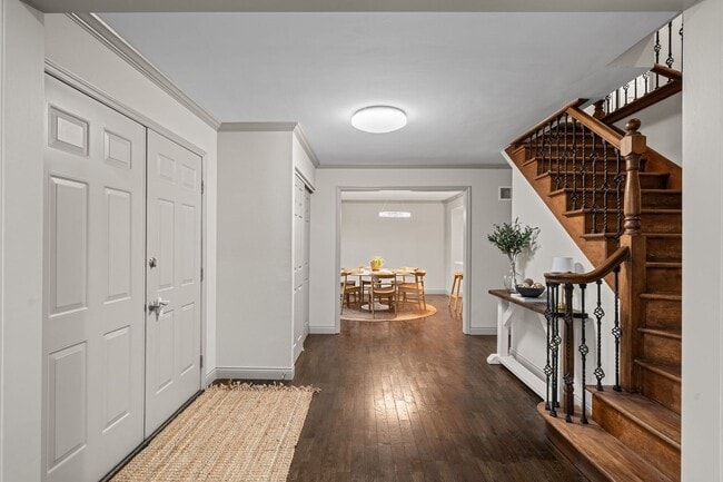 Foto del edificio - 12122 Royal Valley Dr