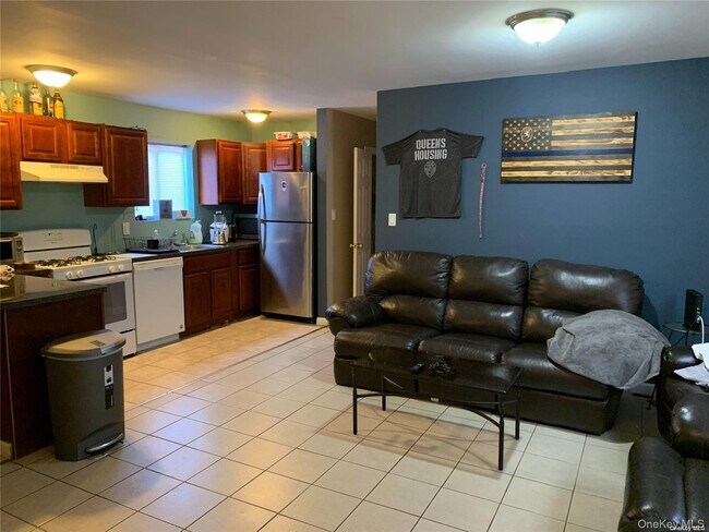 Foto del edificio - 715 E Walnut St