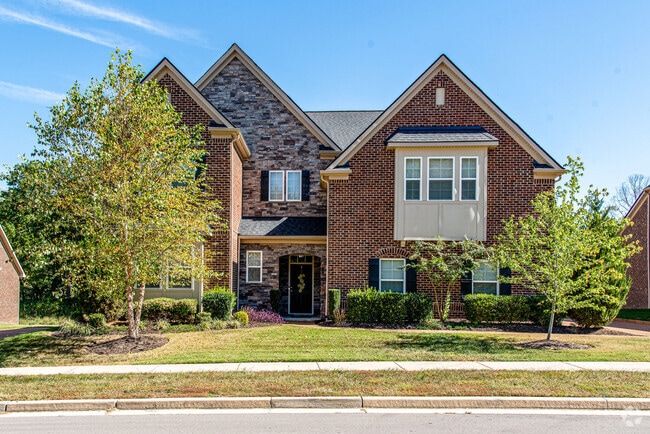 Building Photo - 9810 Glenmore Ln