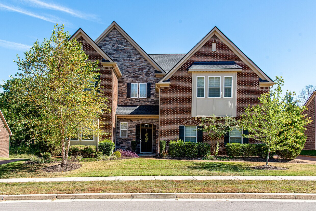 Foto principal - 9810 Glenmore Ln