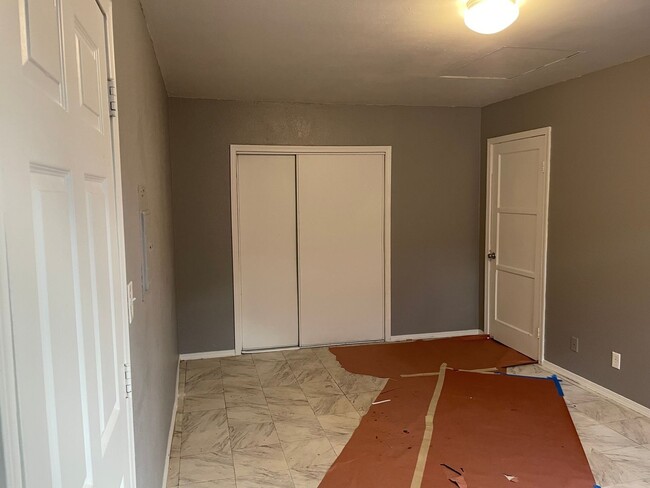Foto del edificio - Charming 3BR Duplex in Long Beach. Quiet n...